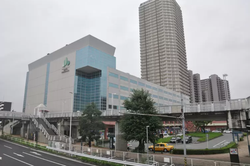 新子安駅前の風景